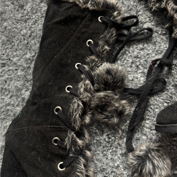 Women's Black Fur-Trimmed Wedge Boots - Picture 3 of 8